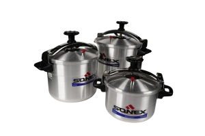 Ափսե մելամինե եռանկյուն սև D-5228